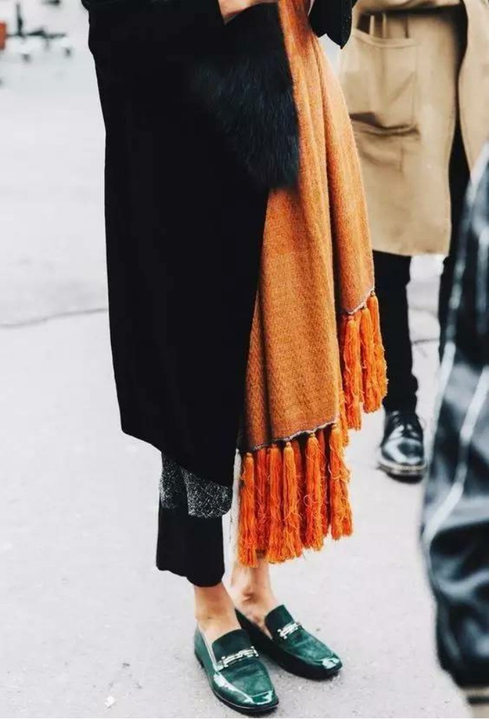 大衣+围巾=最保暖的时髦精！这才是这个冬天最in最实用的穿搭法！