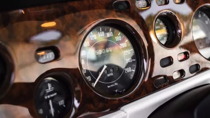 2003年的马丁,阿斯顿马丁为什么没有存在感