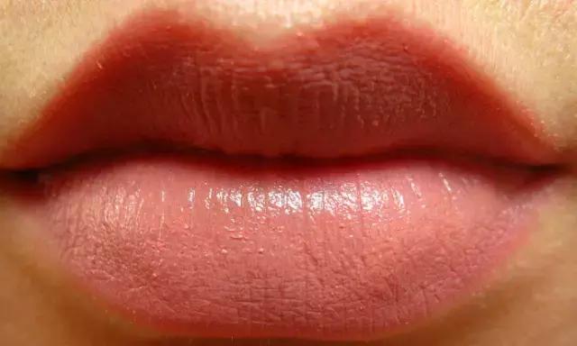 涂对口红,眼妆画成熊猫,也是伪素颜！