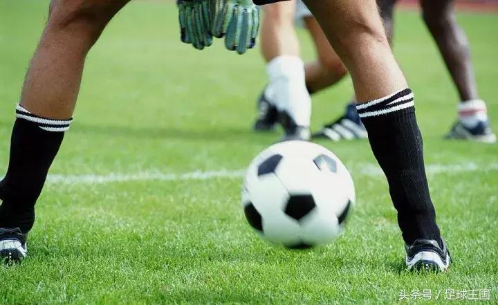 世界足球十大巨星的故事,世界足坛十大助攻