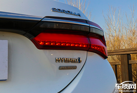 卡罗拉双擎天青石2019款试驾,家用车之最佳选择卡罗拉双擎