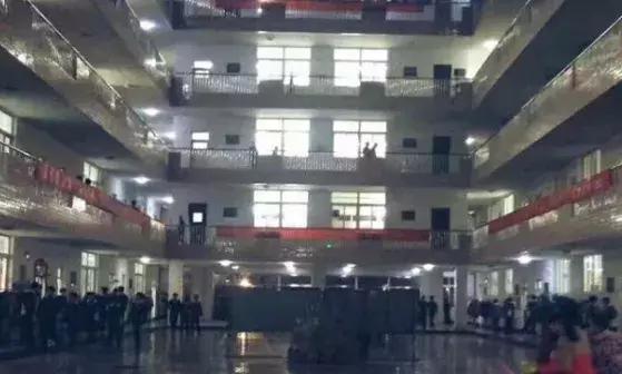 历城二中美术作品,手绘印象城市