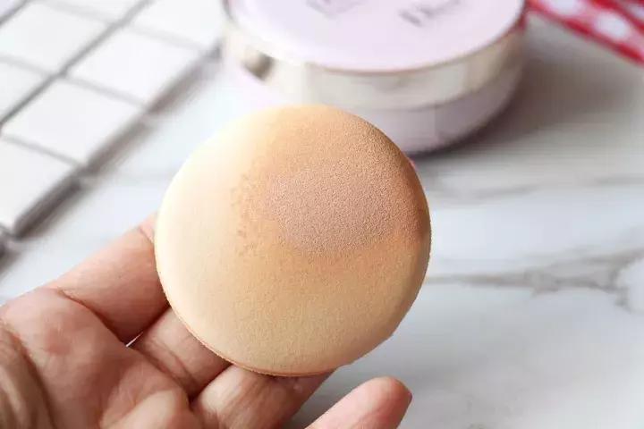 消除暗黄保湿气垫霜,十大最好遮瑕气垫干皮