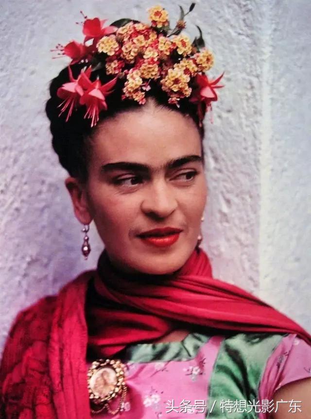 毕加索：你我都画不出她这么好的自画像