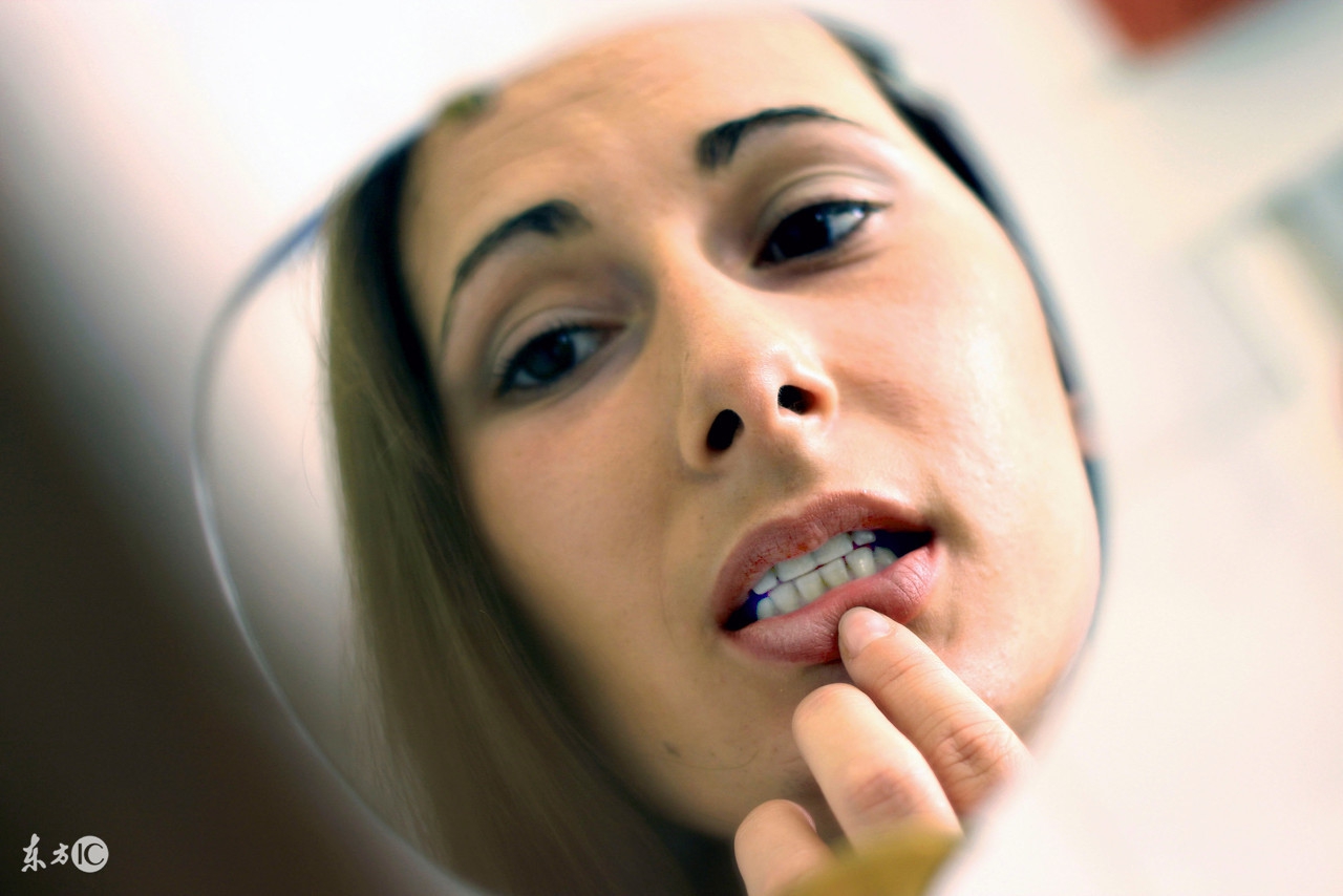 孕期宫腔积血流出来好还是吸收好,人流后宫腔积血是什么原因造成的