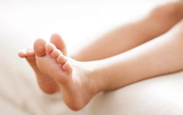 两岁宝宝o型腿内八字怎么办,宝宝x型腿或o型腿几岁能看出来