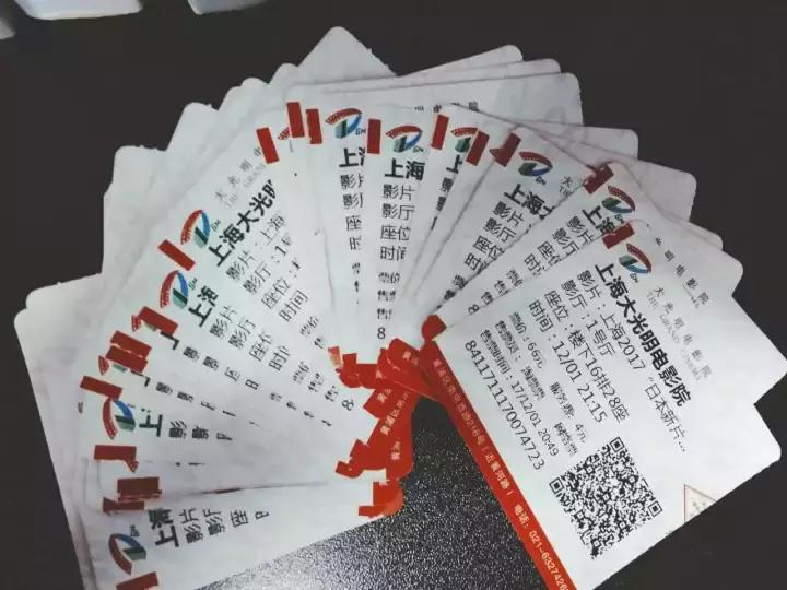 上周我们真的在电影院里住了两天