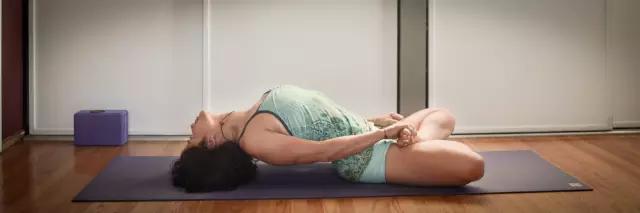 蝴蝶式瑜伽，清理子宫垃圾，男女练习一次年轻10岁！