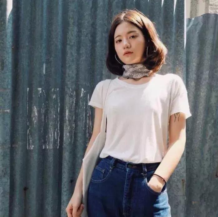 圆脸妹短发显瘦发型设计,圆脸适合什么发型减龄又显瘦