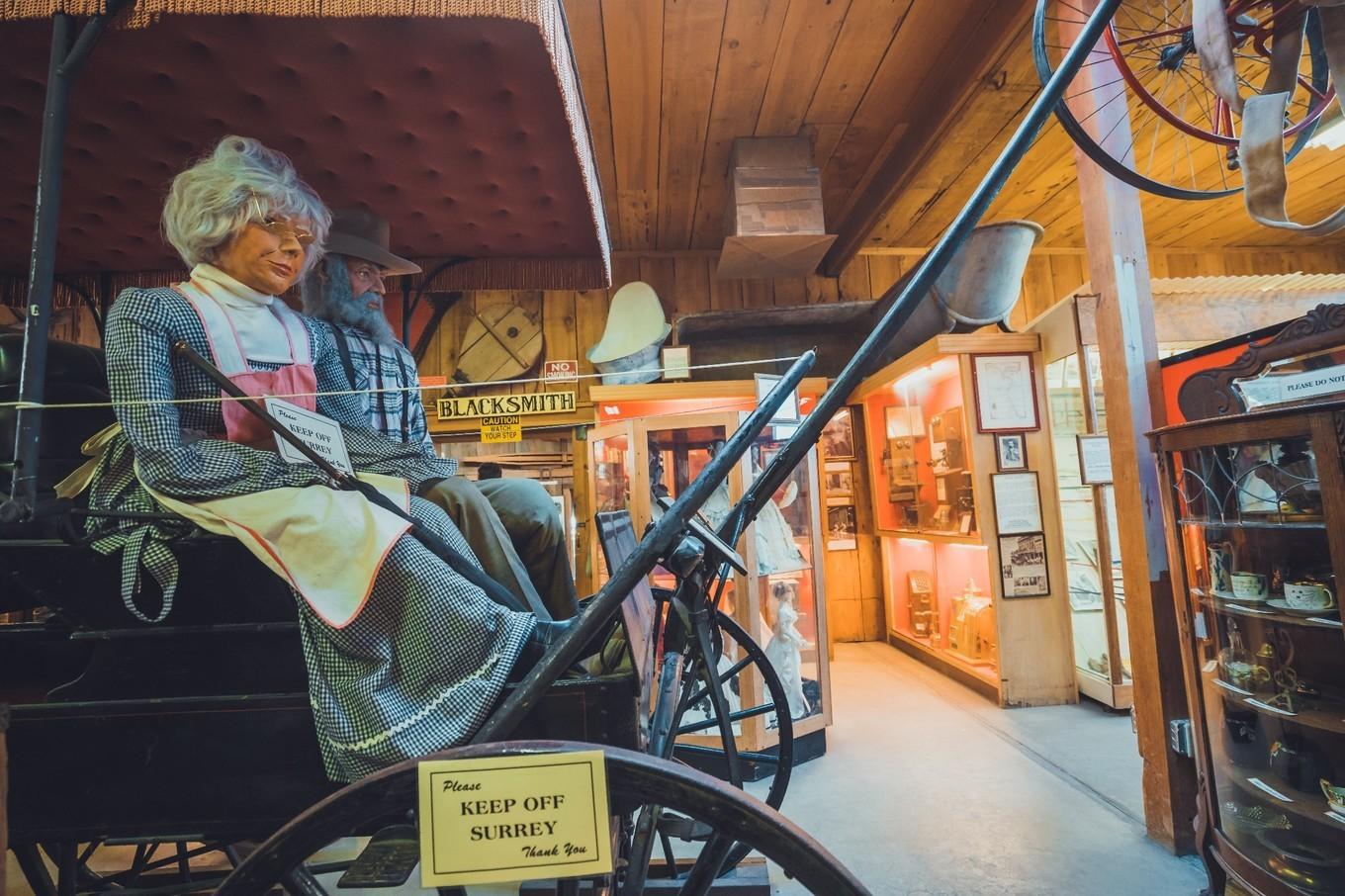 鍐呭崕杈惧窞鑻辨枃姝屾洸,鍐呭崕杈惧窞鐨勬瓕