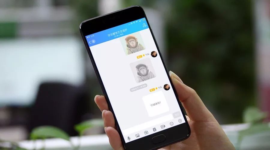 qq聊天框怎么设置图片,qq聊天隐藏功能