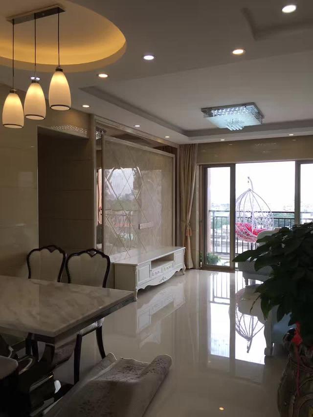 女孩月薪四千一年存了20万,女孩工资4000剩下一套房