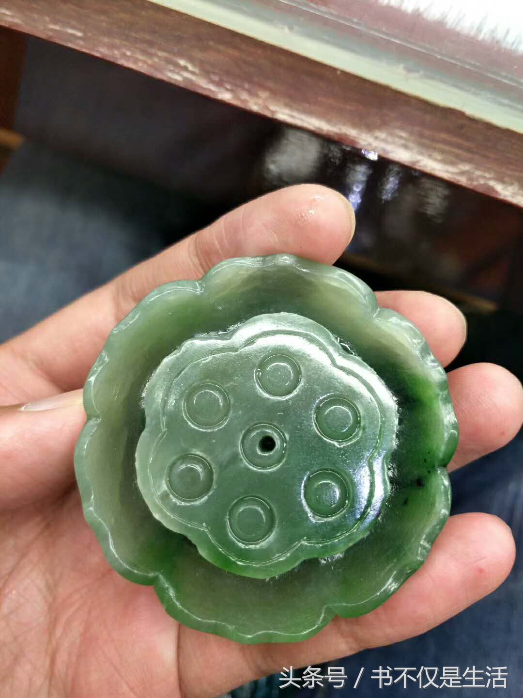 和田玉青花籽料原石摆件市场价格,珍藏级和田玉青花籽料山水画原石