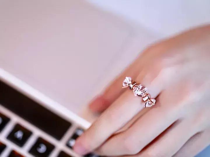 刘亦菲章子怡angelababy,章子怡和刘亦菲的骨相谁比较好