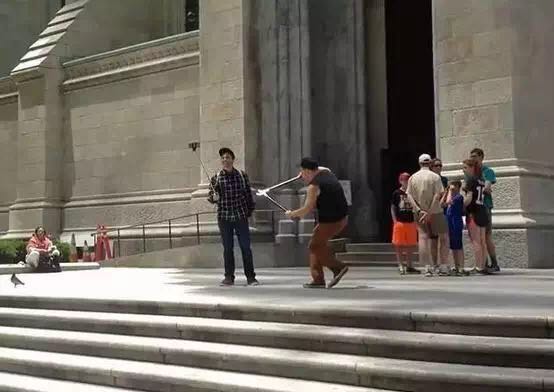 自拍杆能用美颜相机吗,自拍杆真的会拍得好看吗