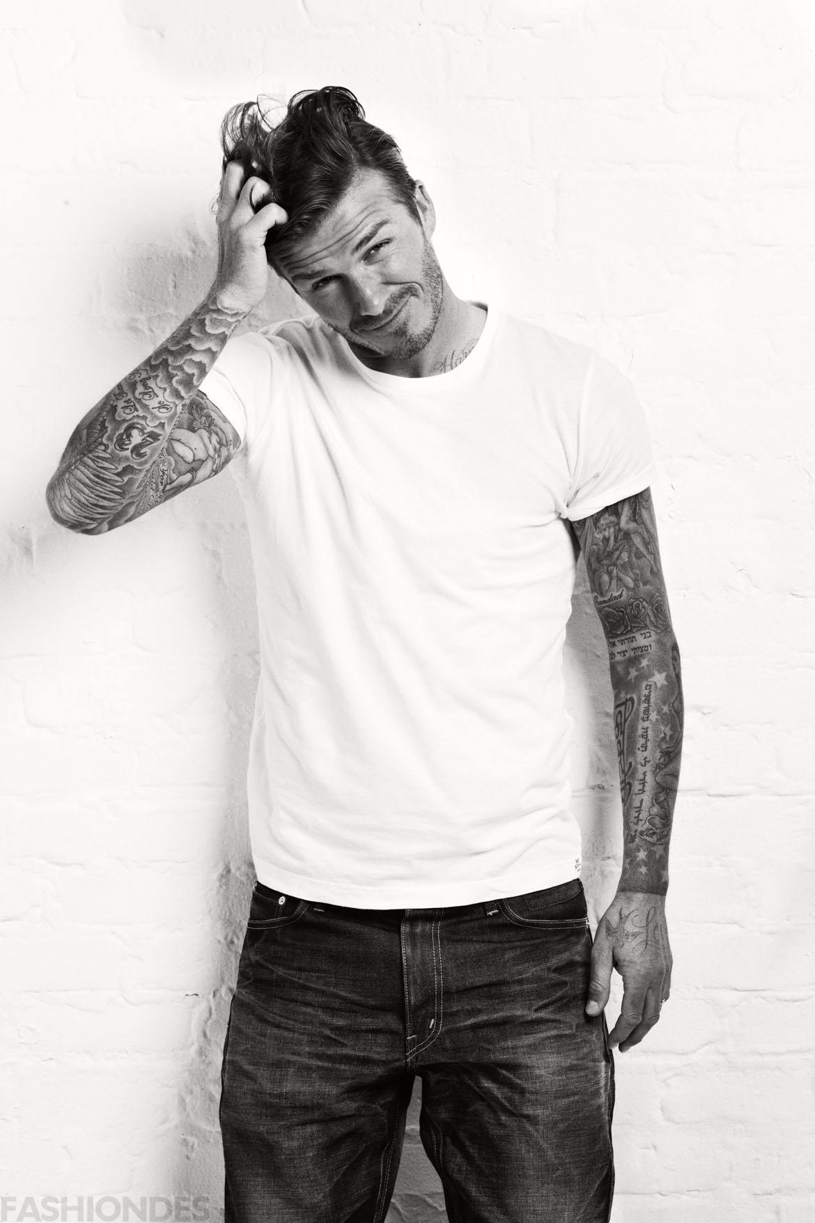 关于足球的炫酷手机壁纸,少年感的足球壁纸