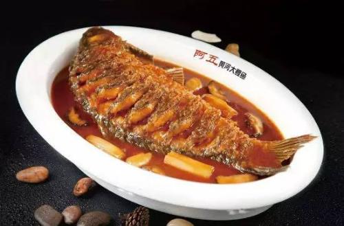 继西贝之后，这家餐饮品牌也更名，用一道菜，四板斧引爆一个菜系