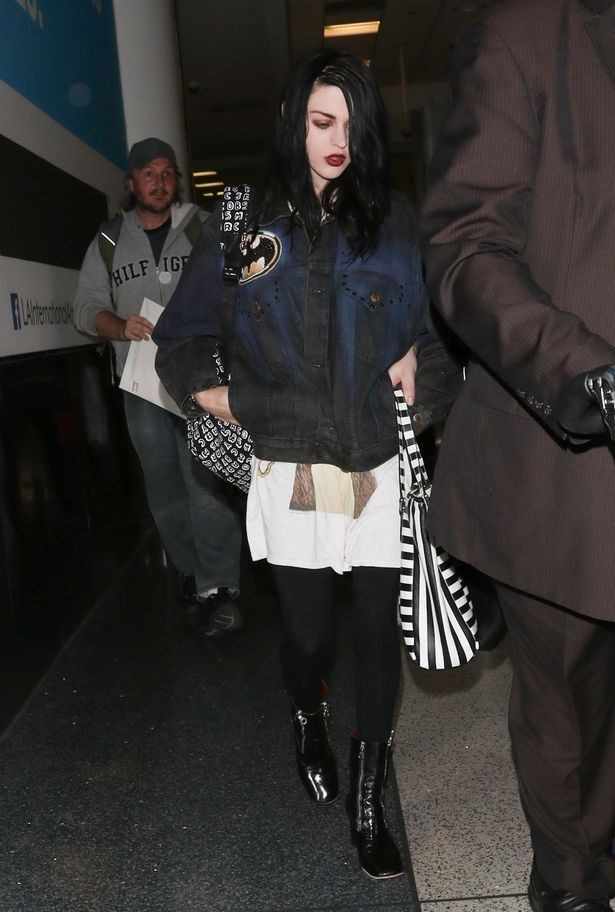 除了4.5亿美金,她吞枪自杀的父亲留下了更宝贵的遗产