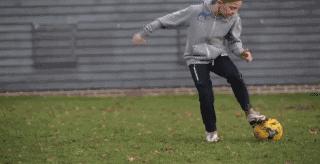 足球4人球感训练方法,新手怎么快速提高足球球感