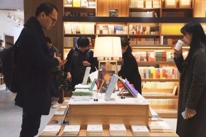 24小时、以旧换新……南京这8大特色书店，去了就不想离开