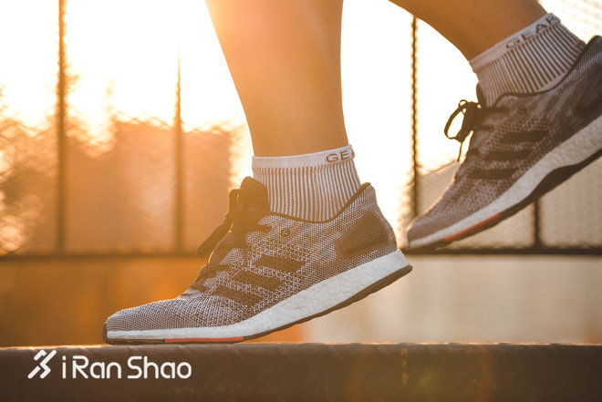 跑鞋回弹阿迪达斯,跑鞋boost测评