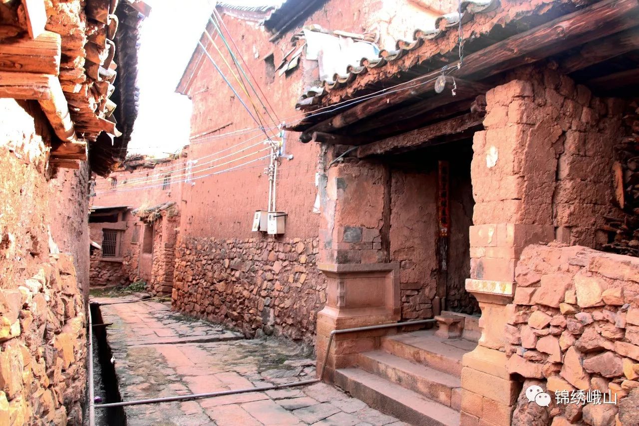 走进大山深处感受古村落的绝美,云南省玉溪市峨山县塔克冲大庙