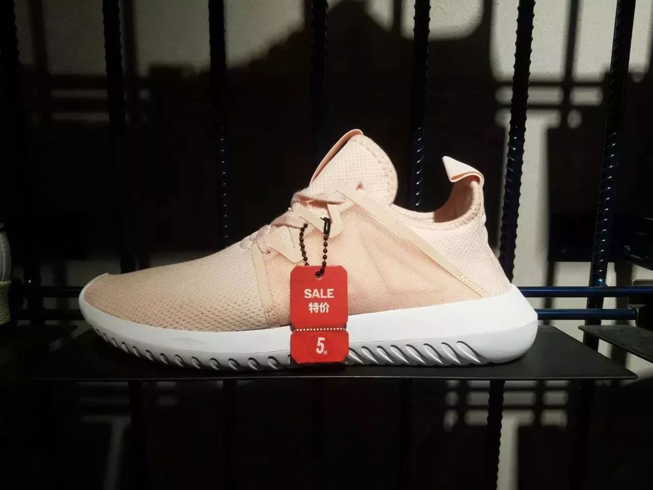 一夜之间，杭州姑娘账上突然多了一大笔资金！背后牵出惊人秘密……