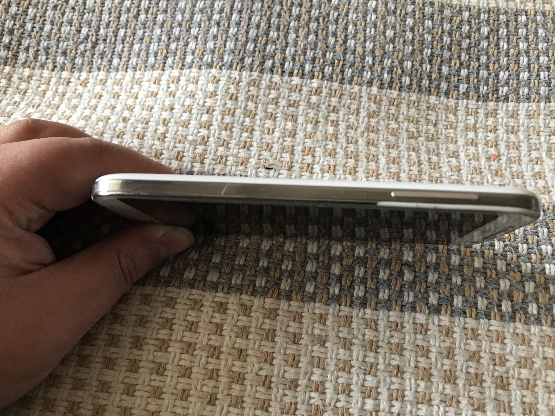 200块买三星曾经的旗舰机？开箱的瞬间以为自己血亏了！