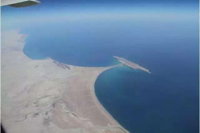 美国军演装备，登陆中方经营的港口