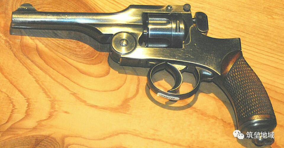 除了“王八盒子”你还知道哪些日本手枪?二战日本手枪发展简史