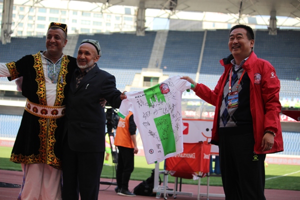 阿图什老人,阿图什老年人