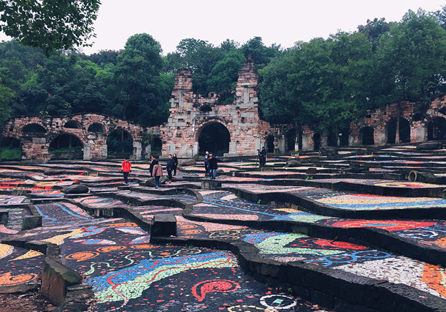 川美，看起不像是读书的地方