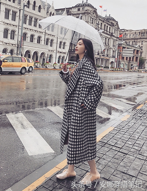 复古腔调千鸟格外套，不论搭配裤子还是裙装都很时尚