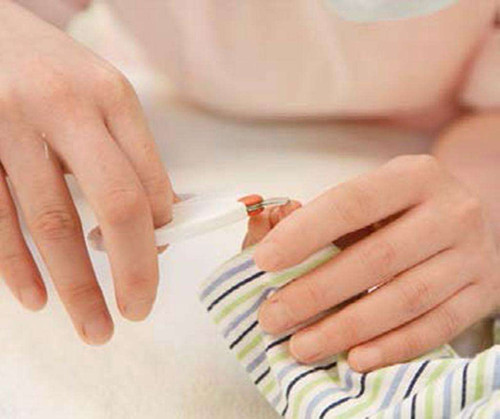 1个月的小孩怎么护理,1个月以内的宝宝如何护理