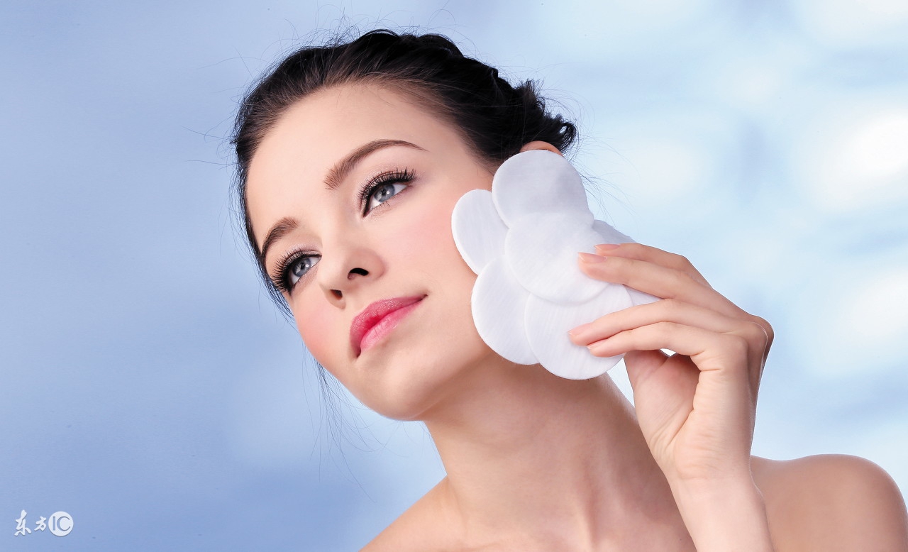 毛孔粗大护肤攻略,缩小毛孔的护肤步骤