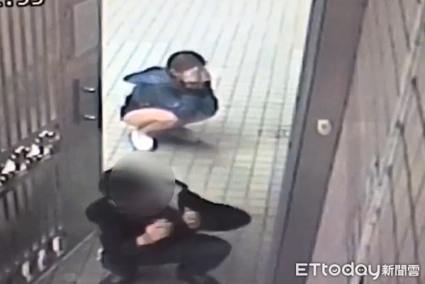 全世界男人都死光了也不喜欢你!恐怖学长求爱遭拒砍伤学妹