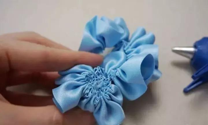 利用旧衣服做拖鞋的教程,用旧衣服做拖鞋最简单方法