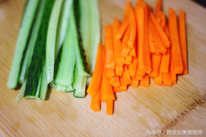 适合小朋友吃的紫菜包饭,给孩子做紫菜包饭