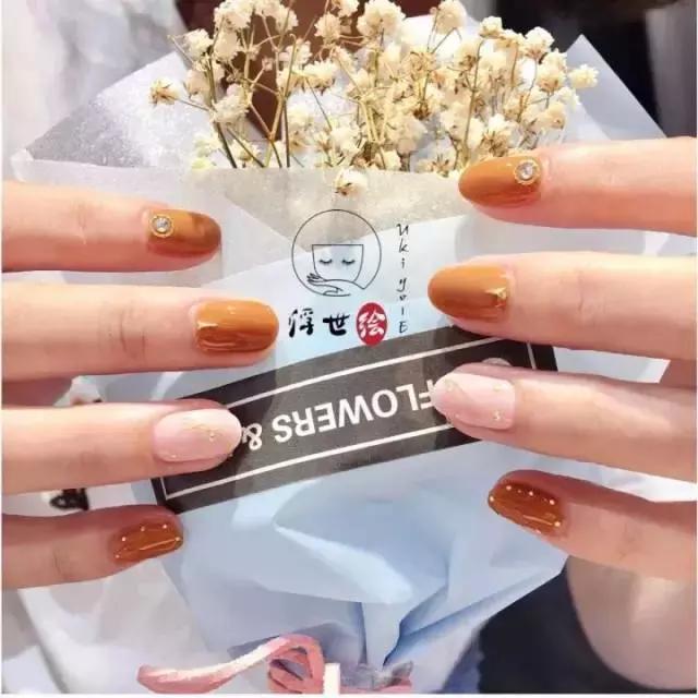 2021最火美甲显白颜色短指甲款式,今年流行的短指甲美甲