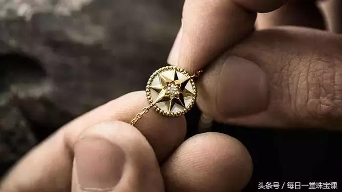 标价很高实际很便宜的品牌,价格一两万的奢侈品包包