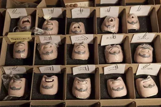 小时候玩泥巴没玩够长大了还在玩,小时候玩泥巴的人长大了