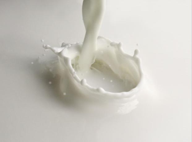 奶粉厂家倒闭后的奶粉还能喝吗,奶粉出现哪些质量问题有售后