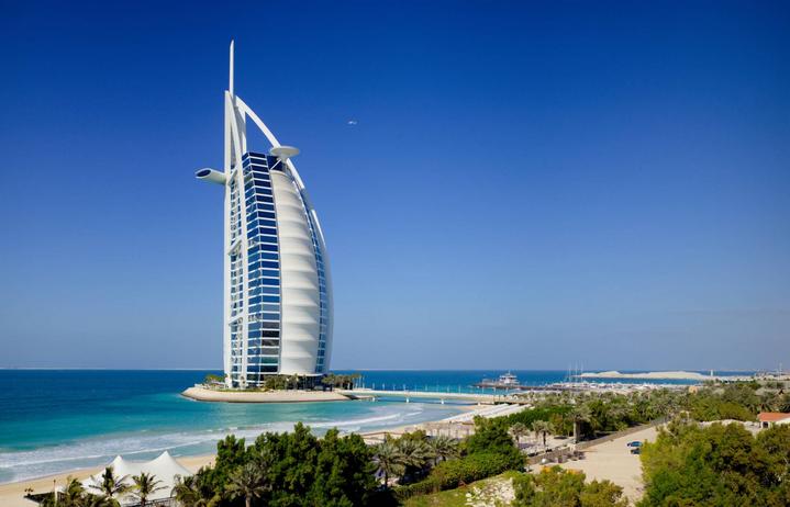 迪拜土豪真多街上全是豪车,迪拜土豪除了豪车还有什么