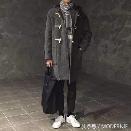 大衣的扣子怎么看上档次,大衣没有扣子怎样加扣子