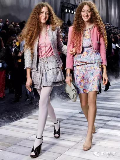 阿拉伯最美双胞胎闯荡巴黎时尚圈！模特、买手、摄影师无所不能~