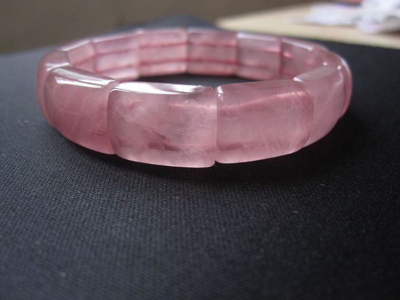 粉晶手镯不戴的时候怎么保养,粉晶如何消磁