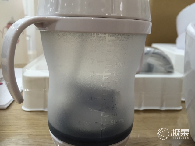 宝宝可加热的奶瓶,婴幼儿自动加热奶瓶