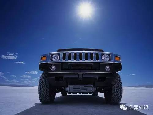 军用悍马和普通悍马做对比,军用悍马和民用悍马