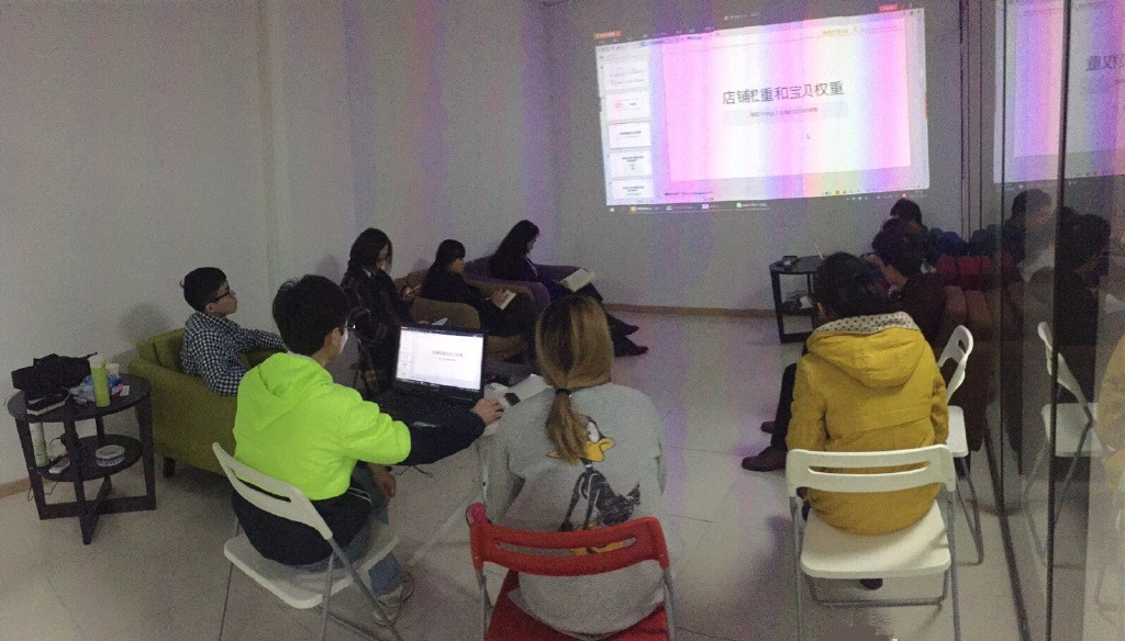 做淘宝网店能月入多少万,杭州做淘宝有前景吗