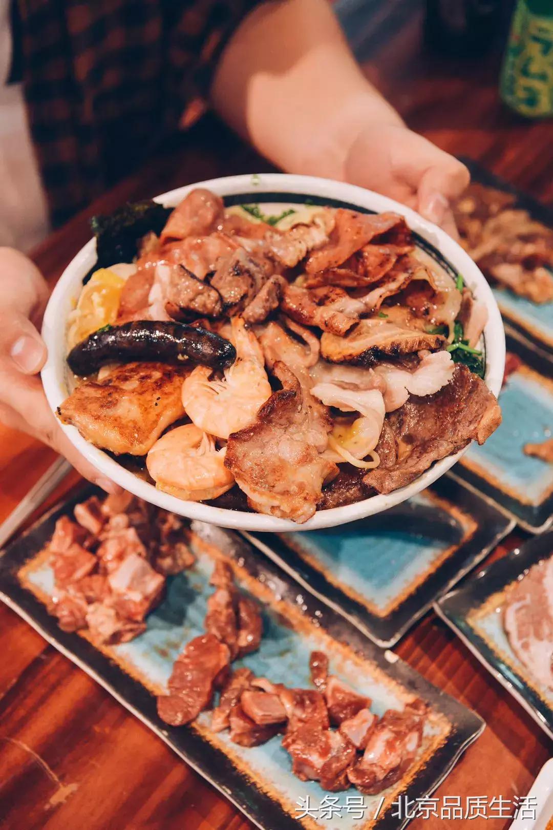 火爆南锣的食肉兽小馆搬到三里屯啦！排到天荒地老也要吃到！